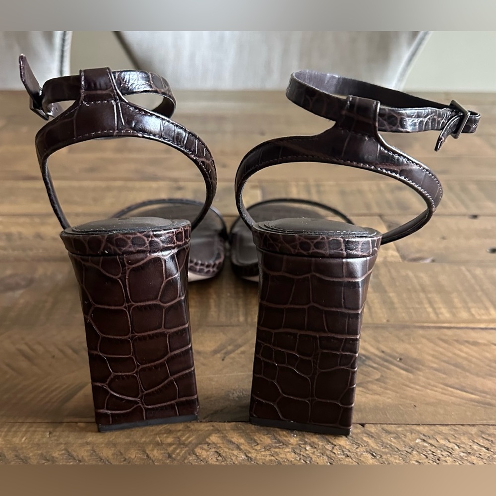 NWOT Gianni Bini Women’s Brown Croc-Embossed Strappy‎ Heels - Size 12 - Picture 3 of 6